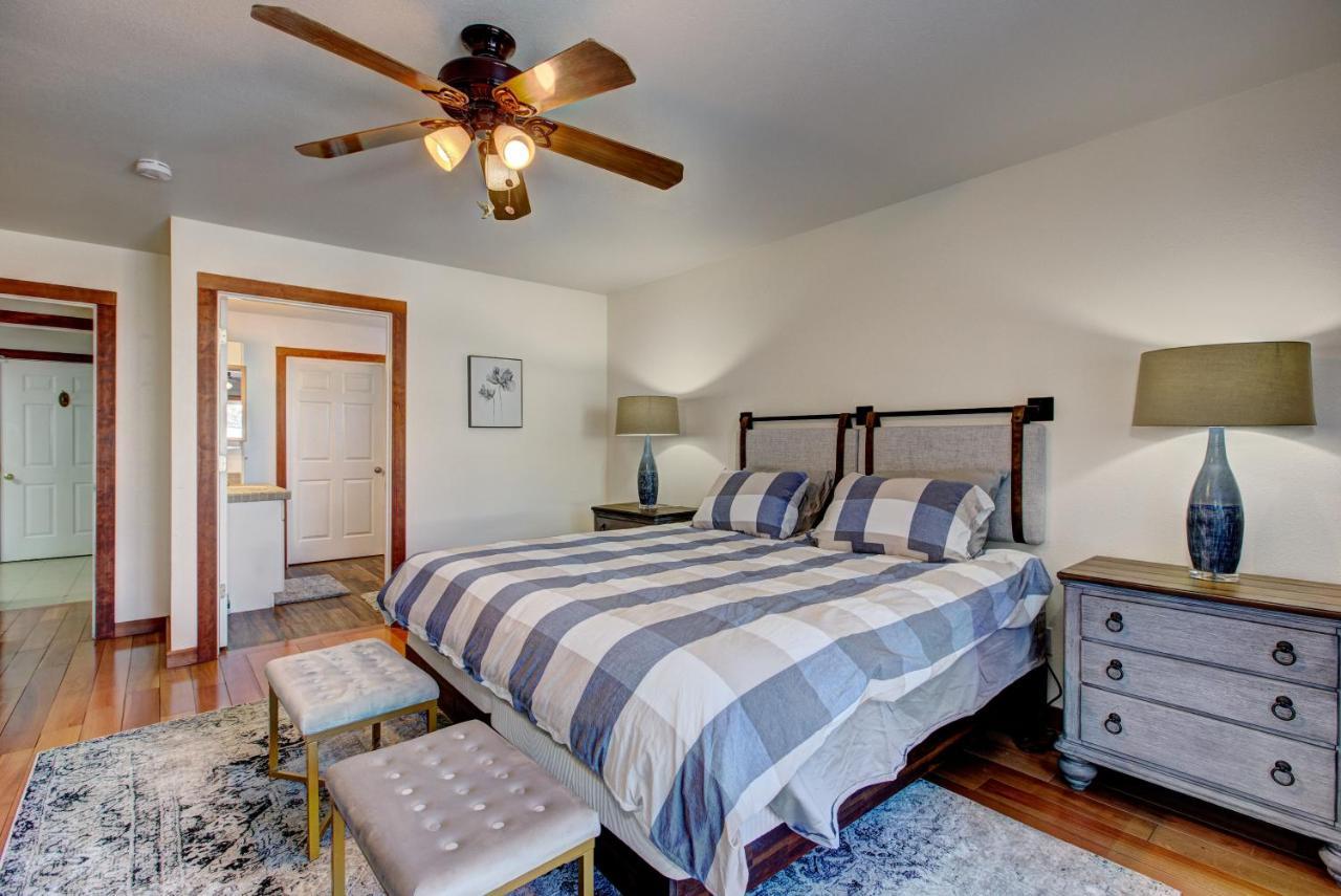 Twin Pines Cabin In Wilderness Ranch On Hwy 21, Amazing Views, 20 Ft Ceilings, Fully Fenced Yard, Pet Friendly, , Go Paddle Boarding At Lucky Peak, Or Snowshoeing In Idaho City And Take In The Hot Springs, Sleeps 10! Boise Bagian luar foto