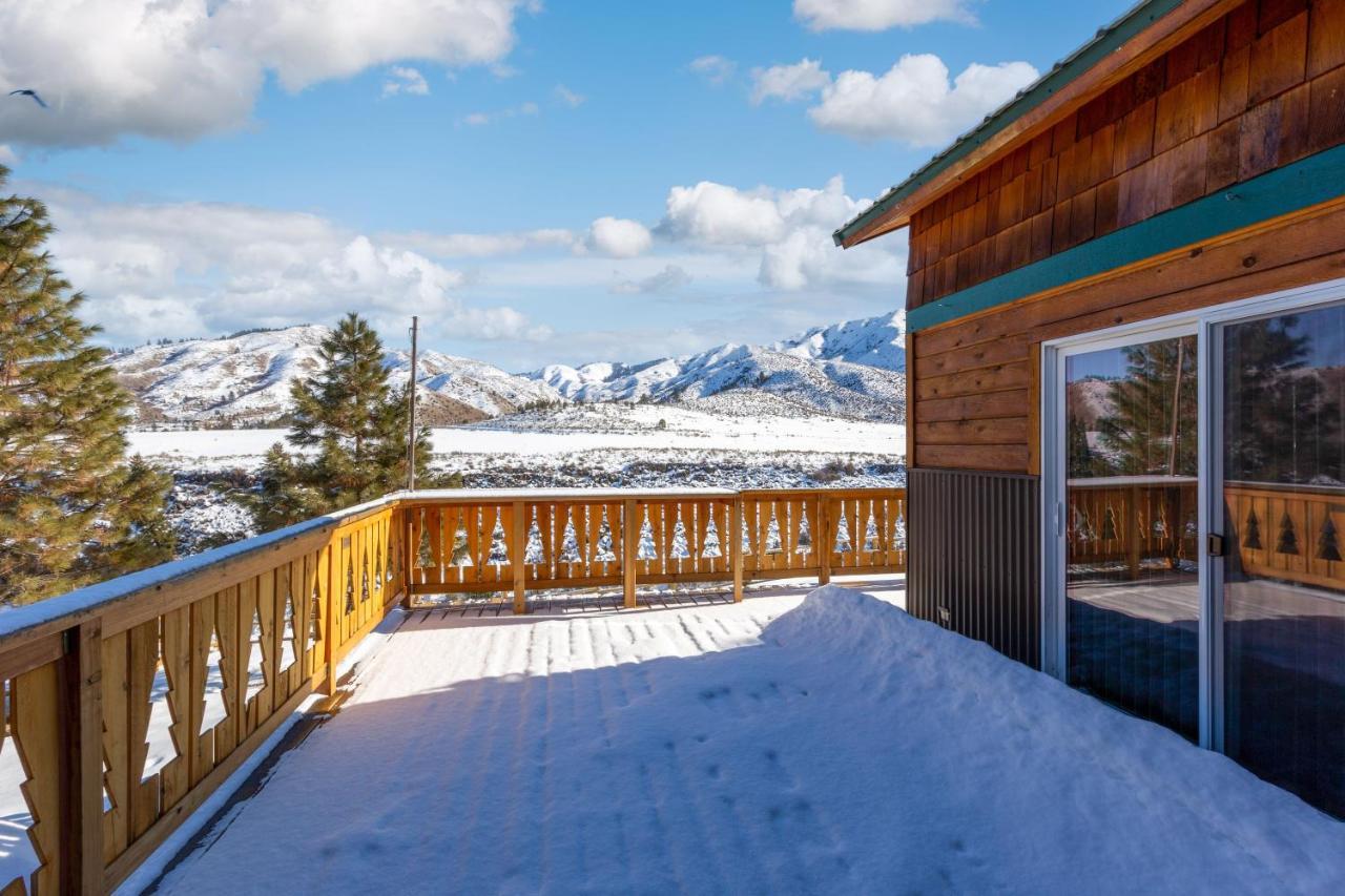 Twin Pines Cabin In Wilderness Ranch On Hwy 21, Amazing Views, 20 Ft Ceilings, Fully Fenced Yard, Pet Friendly, , Go Paddle Boarding At Lucky Peak, Or Snowshoeing In Idaho City And Take In The Hot Springs, Sleeps 10! Boise Bagian luar foto