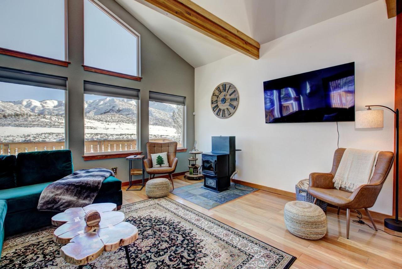 Twin Pines Cabin In Wilderness Ranch On Hwy 21, Amazing Views, 20 Ft Ceilings, Fully Fenced Yard, Pet Friendly, , Go Paddle Boarding At Lucky Peak, Or Snowshoeing In Idaho City And Take In The Hot Springs, Sleeps 10! Boise Bagian luar foto