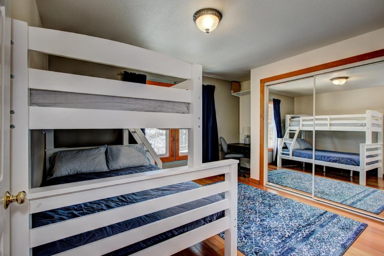 Twin Pines Cabin In Wilderness Ranch On Hwy 21, Amazing Views, 20 Ft Ceilings, Fully Fenced Yard, Pet Friendly, , Go Paddle Boarding At Lucky Peak, Or Snowshoeing In Idaho City And Take In The Hot Springs, Sleeps 10! Boise Bagian luar foto