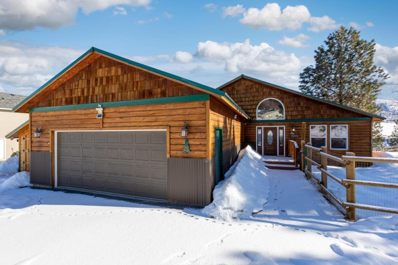 Twin Pines Cabin In Wilderness Ranch On Hwy 21, Amazing Views, 20 Ft Ceilings, Fully Fenced Yard, Pet Friendly, , Go Paddle Boarding At Lucky Peak, Or Snowshoeing In Idaho City And Take In The Hot Springs, Sleeps 10! Boise Bagian luar foto