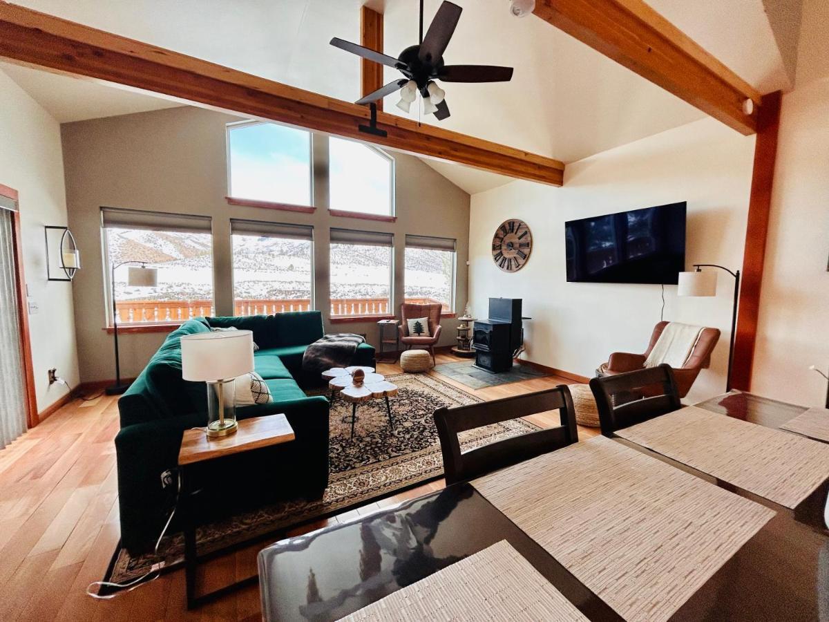 Twin Pines Cabin In Wilderness Ranch On Hwy 21, Amazing Views, 20 Ft Ceilings, Fully Fenced Yard, Pet Friendly, , Go Paddle Boarding At Lucky Peak, Or Snowshoeing In Idaho City And Take In The Hot Springs, Sleeps 10! Boise Bagian luar foto